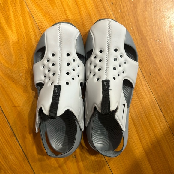 Nike sandals - Picture 2 of 3